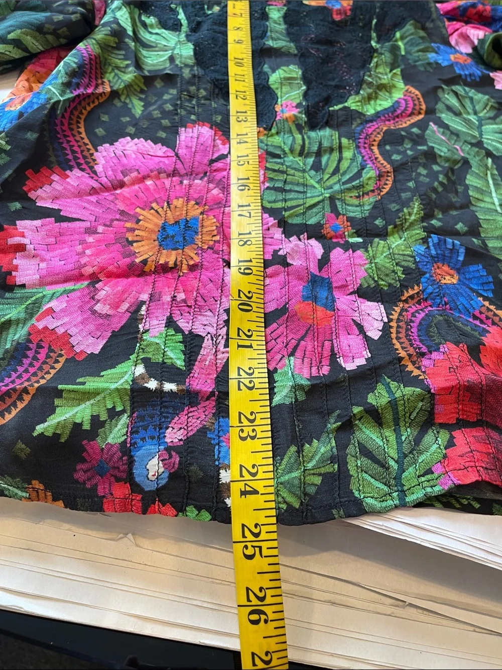Farm Rio BLOOMING GARDEN BLACK BLOUSE Bold floral print  size XS NWT city ready